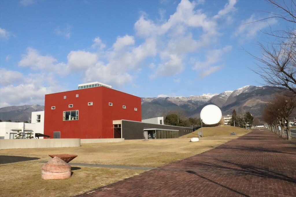 奈義町現代美術館