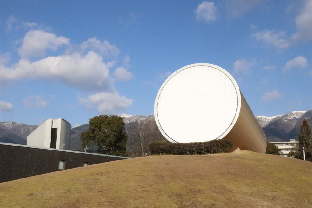 奈義町現代美術館